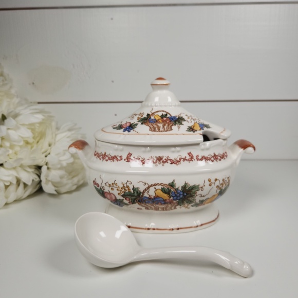 Small Vintage Porcelain Soup Gravy Tureen Dish w/ Lid & Ladle, Japan, Fall Fruit - Picture 5 of 10